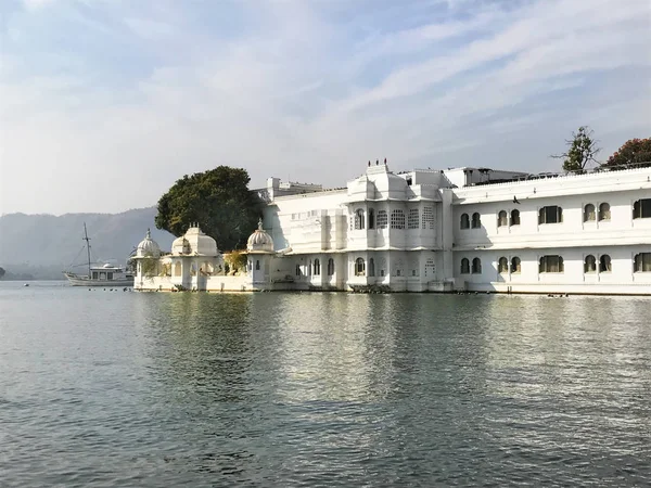 Udaipur India Janeiro 2017 Taj Lake Palace Hotel Uma Das — Fotografia de Stock