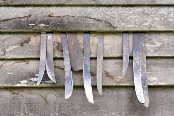 Machete Blad Gamla Träbyggnad — Stockfoto