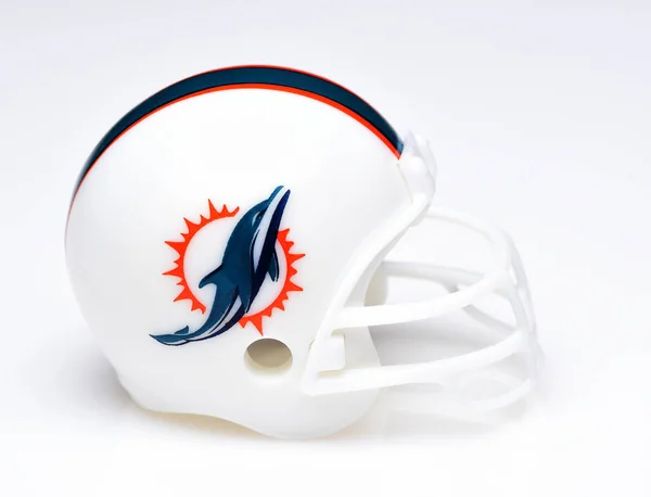Irvine California Augusti 2018 Collectable Minifotboll Hjälm För Miami Dolphins — Stockfoto