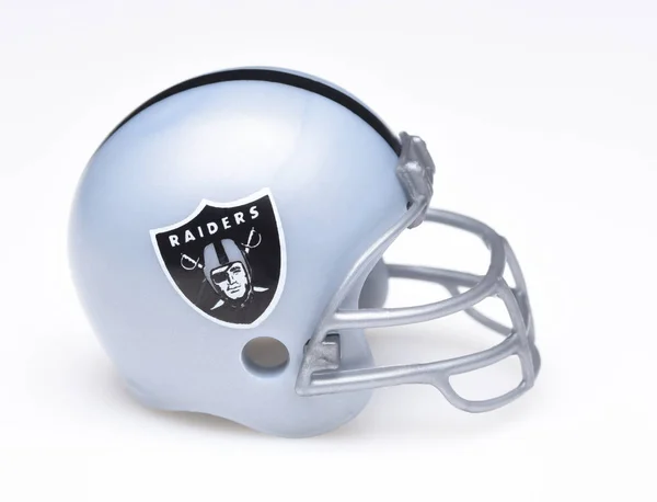 Irvine California Augusti 2018 Collectable Minifotboll Hjälm För Oakland Raiders — Stockfoto