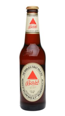 Irvine, Ca - 27 Mayıs 2014: Bir tek şişe bas soluk Ale beyaz. Trent, İngiltere'de William bas tarafından 1777 kurulan bas bira şimdi tarafından Anheuser-Busch InBev aittir.
