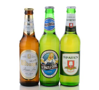 Irvine, Ca - 11 Ocak 2015: Üç şişe Alman bira. St Pauli kız Spaten ve Bitburger üç popüler Alman bira Amerika Birleşik Devletleri içine ithal vardır.