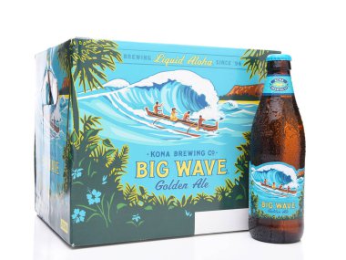Irvine, California - 16 Şubat 2017: Kona bira şirketi büyük dalga altın Ale 12 paketi. Bira Kailua-Kona Hawaii büyük ada üzerinde yer alır.