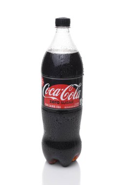 Irvine, California - 17 Aralık 2017: Coca-Cola Zero şeker bir şişe. Coca-Cola Zero ve Coke Zero, aynı zamanda bir no-kalori kola olarak bilinen eski sürümlerini, içki yerine.