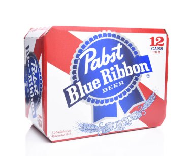 Irvine, California - 16 Şubat 2017: Pabst Blue Ribbon bira. Milwaukee'de, 1884'te tanıtılan Amerikan markası on iki paket kutu Şu anda Los Angeles merkezli.