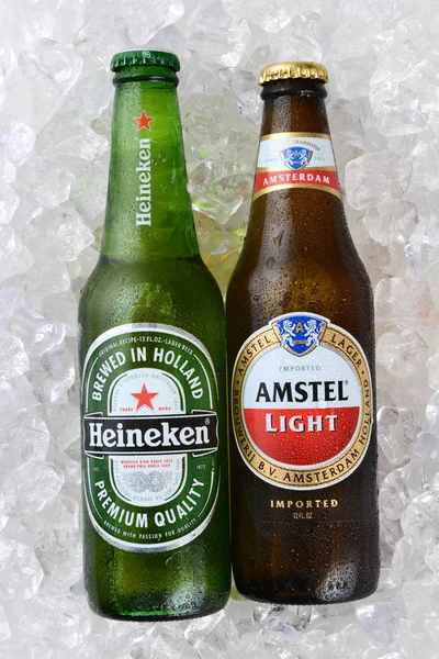 Irvine Januari 2015 Flaska Ljus Amstel Och Heineken Beer Fulla — Stockfoto