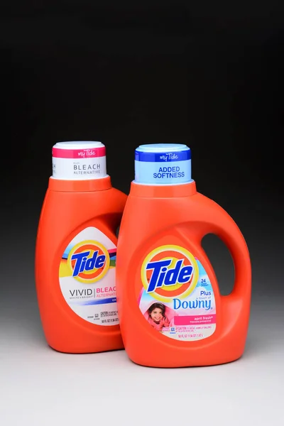 Irvine January 2013 Two Ounce Bottles Tide Liquid Detergent Tide — Stock Photo, Image