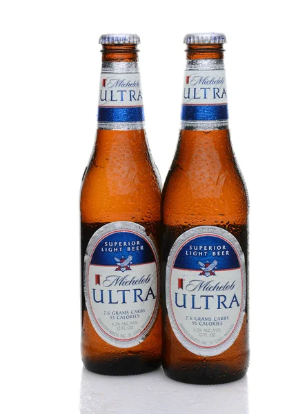 Irvine Maj 2014 Två Flaskor Michelob Ultra Med Kondens Michelob — Stockfoto