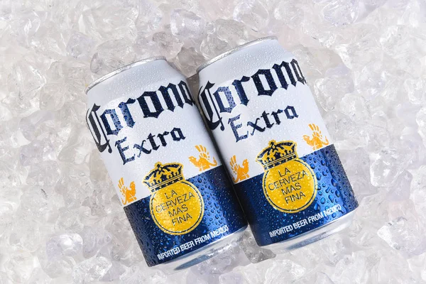 Irvine Californië Maart 2018 Twee Ounce Blikjes Corona Extra Cerveza — Stockfoto
