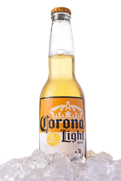 Irvine Καλιφόρνια Μαρτίου 2018 Ένα Μπουκάλι Μπύρα Corona Φως Πάγου — Φωτογραφία Αρχείου