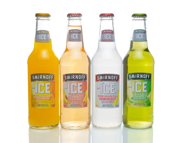 Irvine Janeiro 2018 Smirnoff Ice Quatro Garrafas Original Premium Flavored — Fotografia de Stock