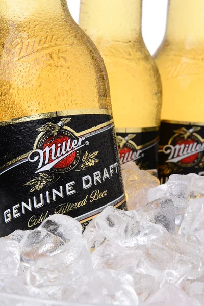 Irvine Μαΐου 2014 Closeup Της Miller Genuine Draft Μπουκάλια Πάγο — Φωτογραφία Αρχείου
