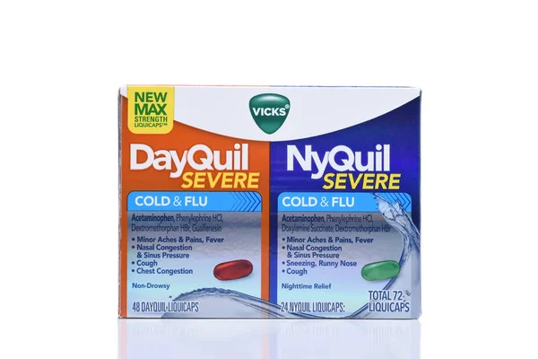 Irvine California Dic 2018 Paquete Doble Vicks Dayquil Nyquil Los — Foto de Stock