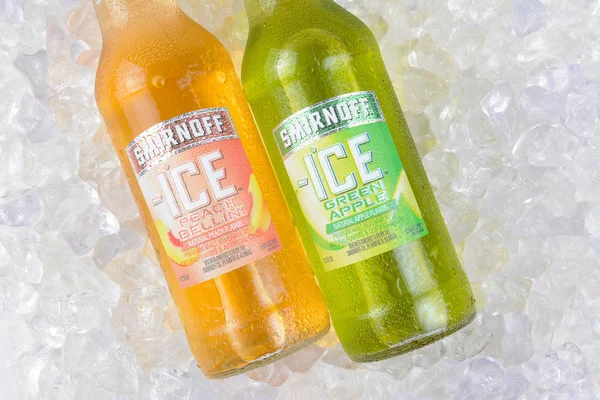 Irvine Januari 2018 Smirnoff Ice Groene Appel Perzik Bellini Oorspronkelijke — Stockfoto