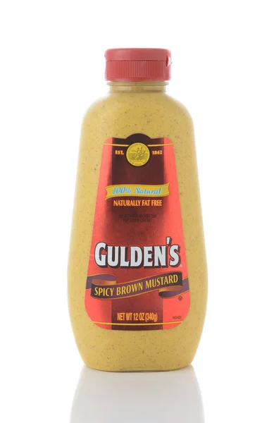 Irvine Juni 2015 Flaska Guldens Kryddig Sareptasenap Guldens Det Äldsta — Stockfoto