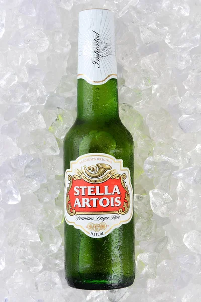 Irvine Janvier 2015 Une Bouteille Bière Stella Artois Sur Lit — Photo