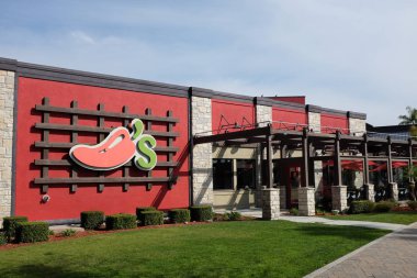 Long Beach, Kaliforniya - 30 Ocak 2019: Chilis Restoran kıyı sürücü. Eatery Convention Center ve akvaryum, marina ve şehir merkezine yakındır.