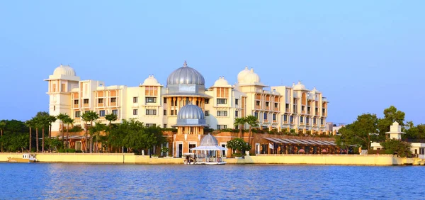 Udaipur Hindistan Kasım 2015 Leela Palace Gölü Pichola Udaipur Rajasthan — Stok fotoğraf