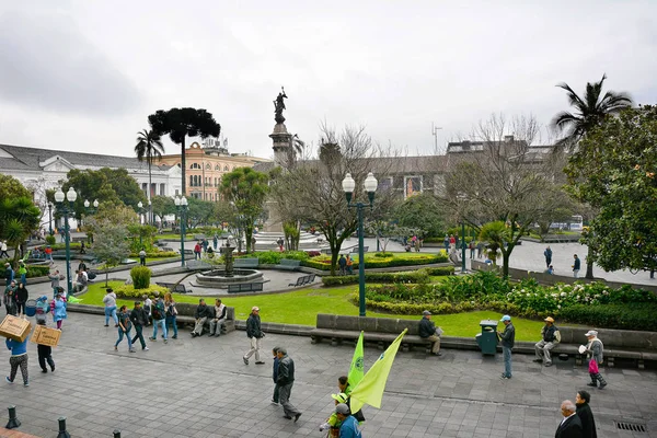 Quito Ekwador Lutego 2017 Protestujący Niezależność Plaza Starym Mieście Quito — Zdjęcie stockowe