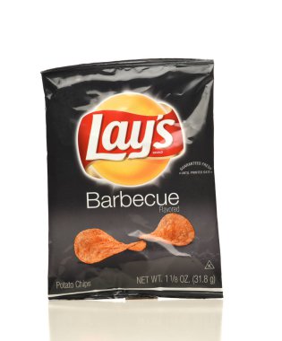 Bir paket Frito-Lay üzerinden Barbekü patates cipsi.