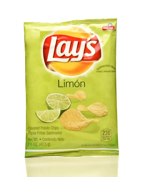 Ett paket av lägger Limon potatischips, från Frito-Lay — Stockfoto