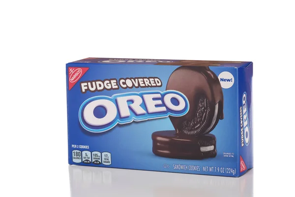 A package of Nabisco Fudge Covered Oreo cookies. — Stock Photo, Image