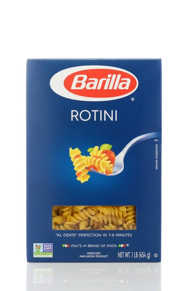En låda med Barilla Rotini nudlar. — Stockfoto