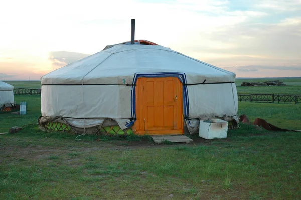 몽골 고비 사막의 우르구 게르 캠프. — 스톡 사진