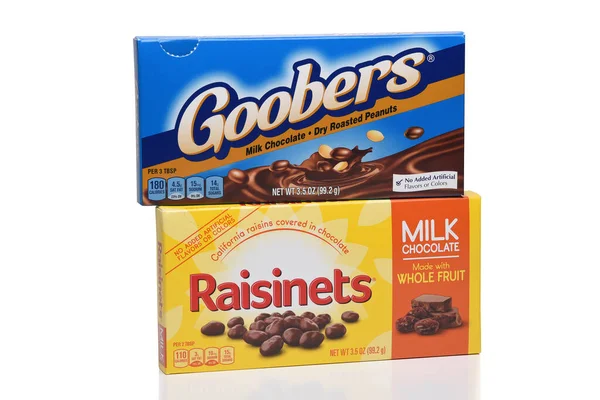 Ирвин Калифорния Июня 2020 Года Коробка Шоколадных Орешков Шоколаде Goobers — стоковое фото