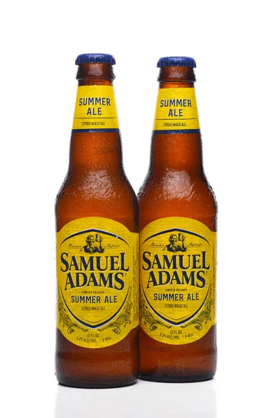 Irvine California Ago 2020 Dos Botellas Samuel Adams Summer Ale — Foto de Stock