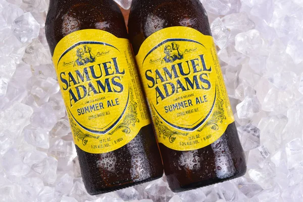 Irvine California Aug 2020 Closeup Two Bottes Samuel Adams Summer — Stock Photo, Image