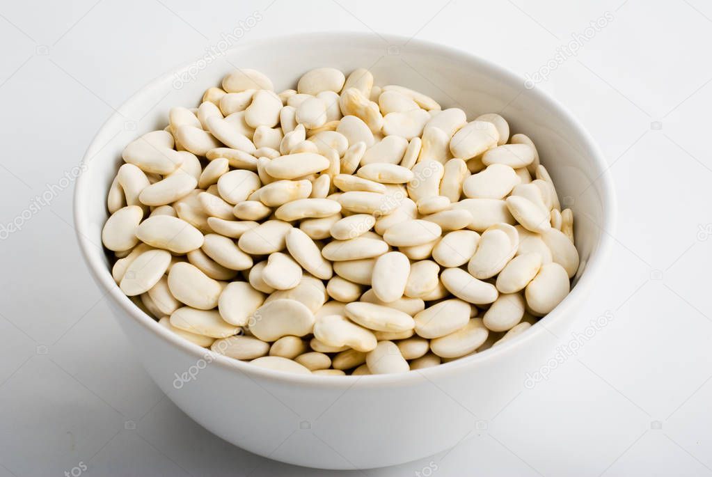 beans in white porcelain bowl