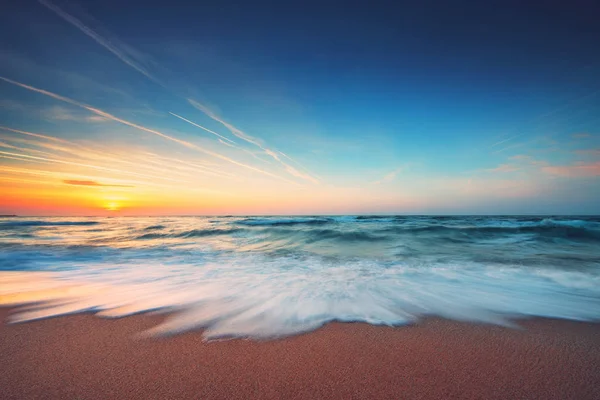 Hermoso Amanecer Sobre Mar —  Fotos de Stock