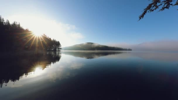 Morgondimma Fjällsjön Soluppgång Bild — Stockvideo