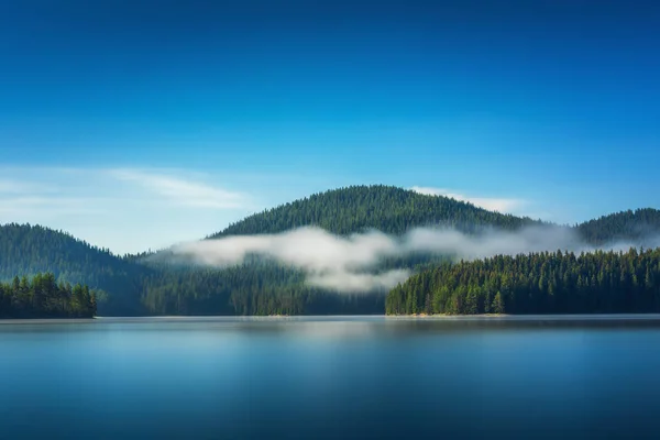 Ochtendmist Het Meer Zonsopgang Schot — Stockfoto