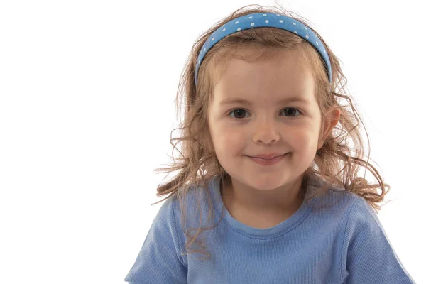 Porträt Eines Schön Lächelnden Kindes Auf Weißem Hintergrund — Stockfoto