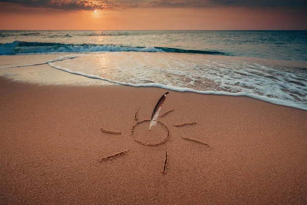 Martı tüy kum denize, gündoğumu sho sıkışmış