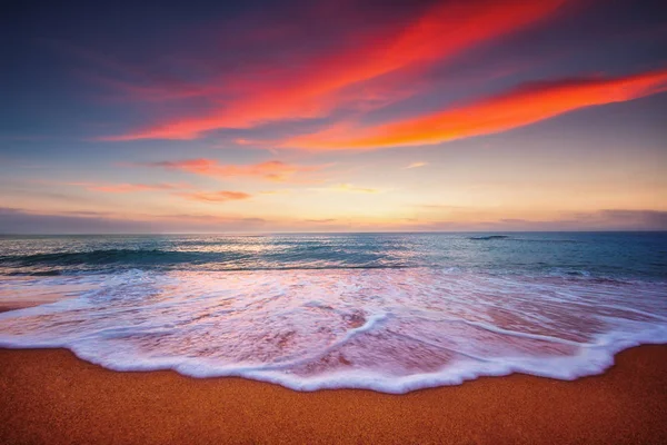 Schöne Wolkenlandschaft Über Dem Meer Sonnenaufgang Sho — Stockfoto