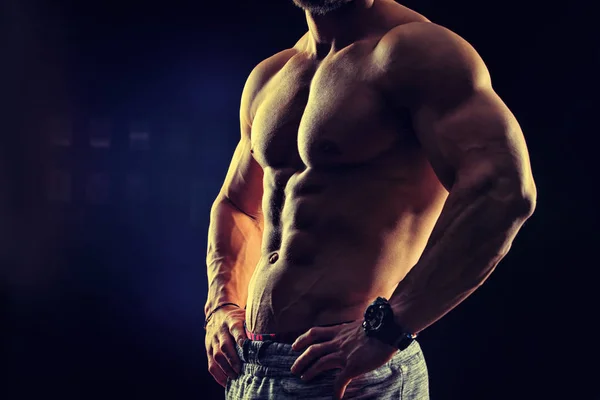 Bodybuilding Fitness Kavramı Güçlü Adam Zinde Sağlıklı Kas Erkek Vücut — Stok fotoğraf
