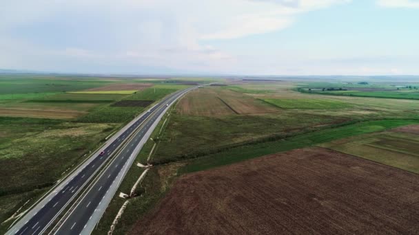 Воздушный Беспилотник Видом Шоссе Впечатляющее Небо Сельской Местности — стоковое видео