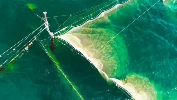 Rybářské Sítě Mořské Vodě Poblíž Pobřeží Černého Moře Varna Bulharsko — Stock video
