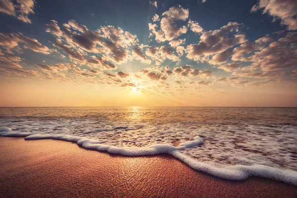 Bellissimo Paesaggio Nuvoloso Sul Mare Alba Sho — Foto Stock