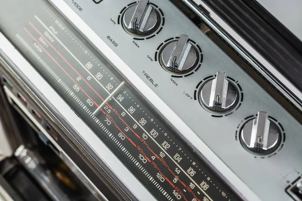 1980 Silver Retro Radio Boom Box Sfondo Bianco — Foto Stock