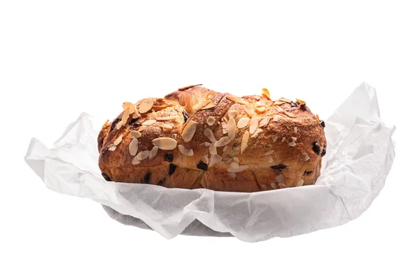Velikonoční Chléb Čokoládou Mandlemi Izolovaných Bílém Pozadí — Stock fotografie