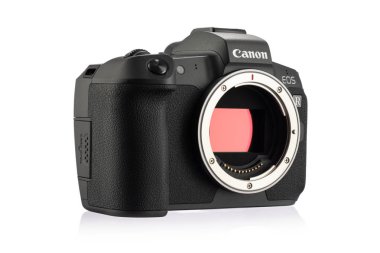 Varna, Bulgaristan - Ekim 11,2018: görüntü, Canon Eos R aynasızlar dijital kamera çift pikselini Af beyaz bir arka plan ile. Canon dünya en büyük Slr fotoğraf makinesi üreticisi IS.