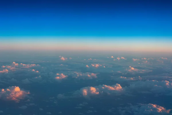 Voando Acima Das Nuvens Vista Avião — Fotografia de Stock