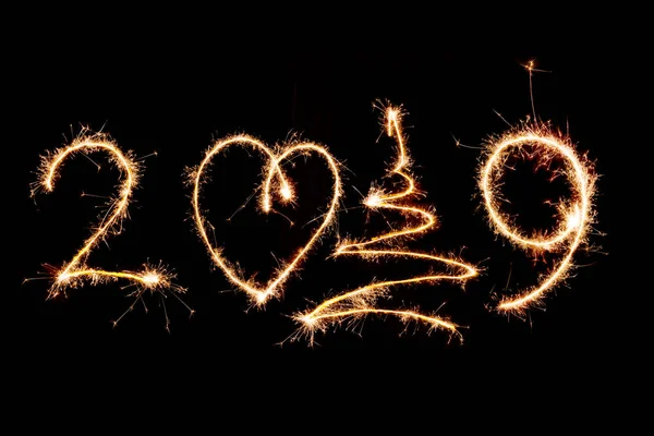 Siyah Arka Planda Mutlu Yeni Yıl 2019 Kavramı Işıltı Havai — Stok fotoğraf