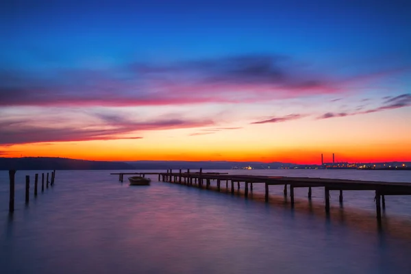 Doca Pequena Barco Lago Tiro Pôr Sol — Fotografia de Stock