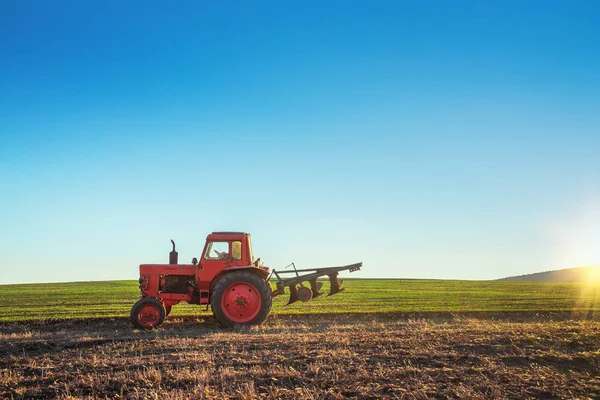 Campo Cultivo Del Tractor Primavera — Foto de Stock