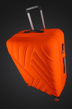 Kırpma yolu, siyah arka plan üzerinde izole bavul. 